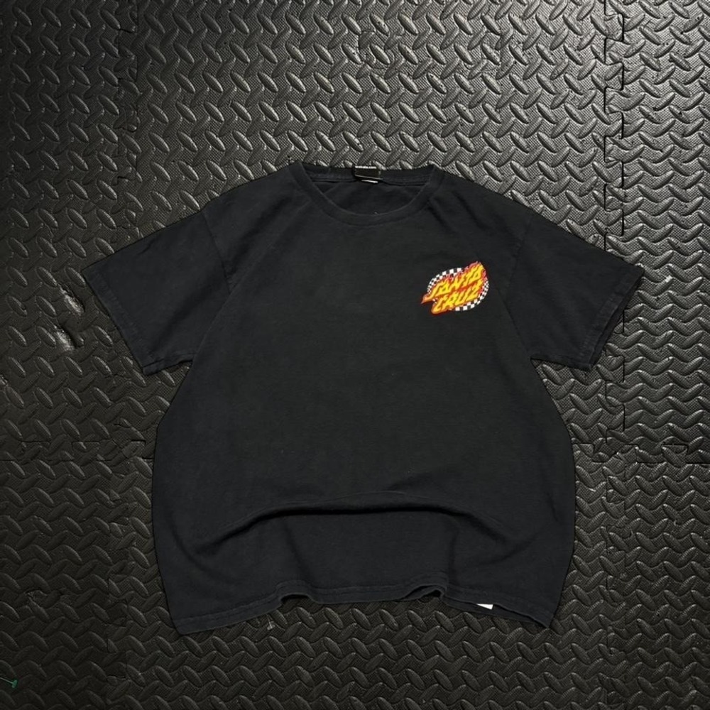 Sick Vintage Y2K Skater Santa Cruz black tee with flame design